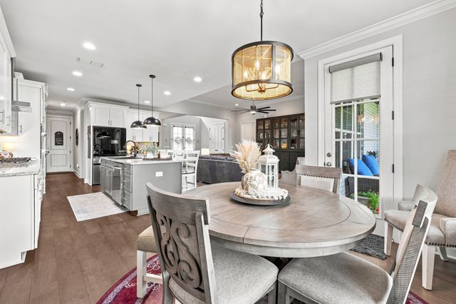 2022 Eagle View Rd, Hendersonville, TN 37075