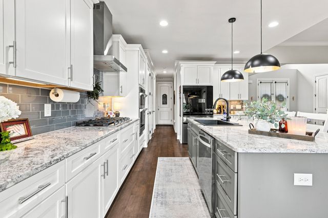 2022 Eagle View Rd, Hendersonville, TN 37075