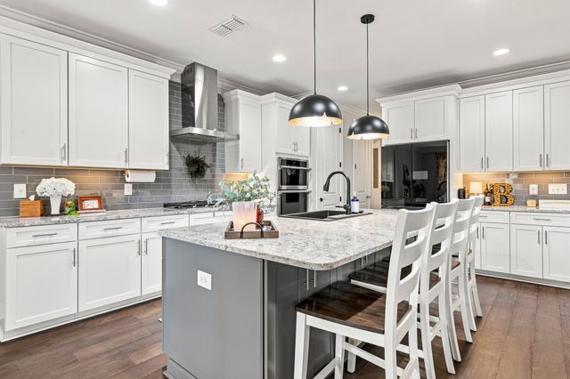 2022 Eagle View Rd, Hendersonville, TN 37075
