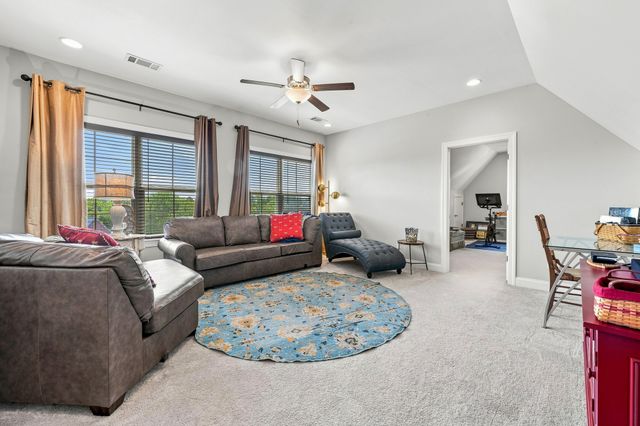 2022 Eagle View Rd, Hendersonville, TN 37075