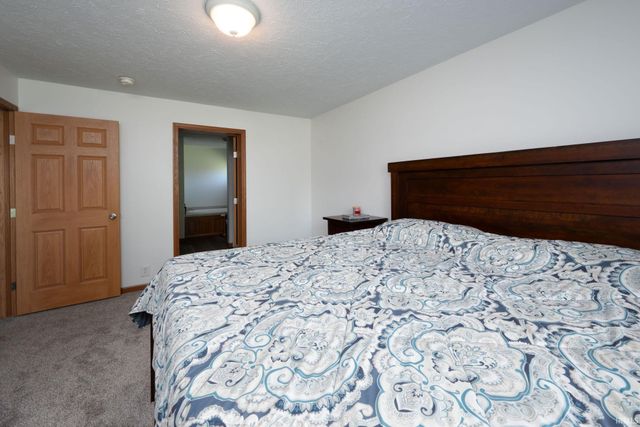 6430 N Maple Crest Drive, Orland, IN 46776