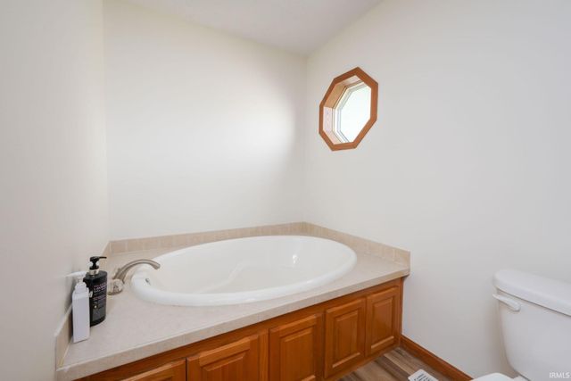 6430 N Maple Crest Drive, Orland, IN 46776