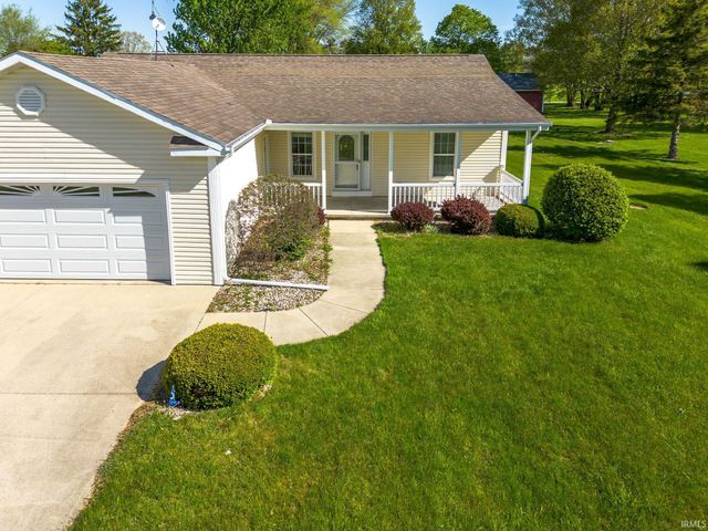 6430 N Maple Crest Drive, Orland, IN 46776
