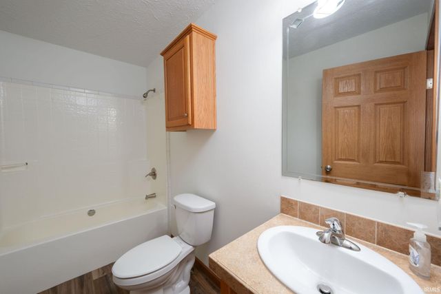 6430 N Maple Crest Drive, Orland, IN 46776