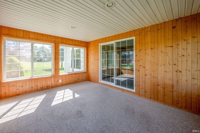 6430 N Maple Crest Drive, Orland, IN 46776