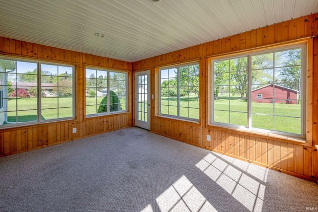 6430 N Maple Crest Drive, Orland, IN 46776