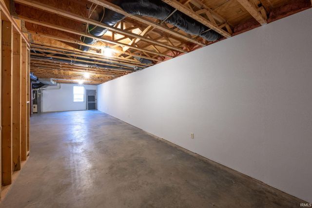 6430 N Maple Crest Drive, Orland, IN 46776
