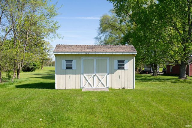 6430 N Maple Crest Drive, Orland, IN 46776