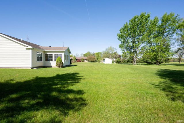 6430 N Maple Crest Drive, Orland, IN 46776