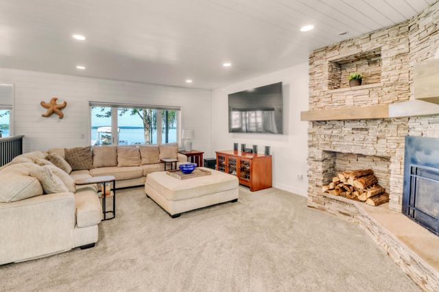 11494 Ravenswood Beach Road, Detroit Lakes, MN 56501