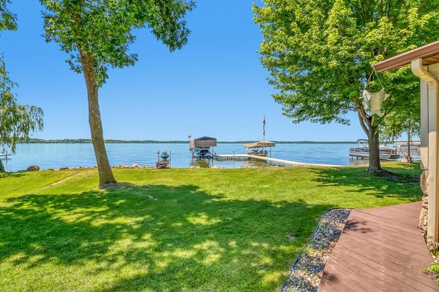 11494 Ravenswood Beach Road, Detroit Lakes, MN 56501
