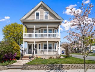 36 Highland Ave, Lowell, MA 01851