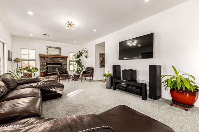 8606 S 45TH Glen, Laveen, AZ 85339