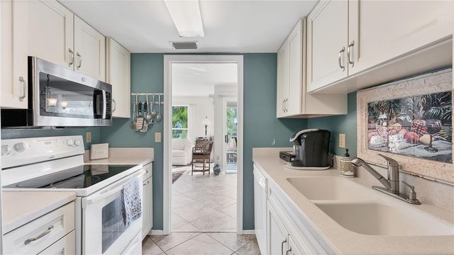983 SANDPIPER CIRCLE, Bradenton, FL 34209