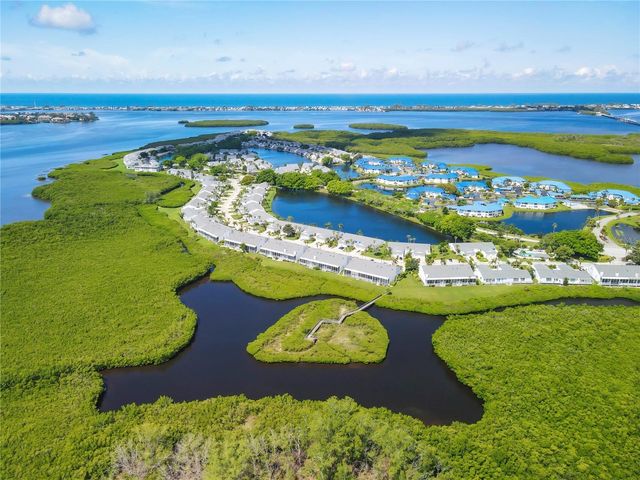 983 SANDPIPER CIRCLE, Bradenton, FL 34209