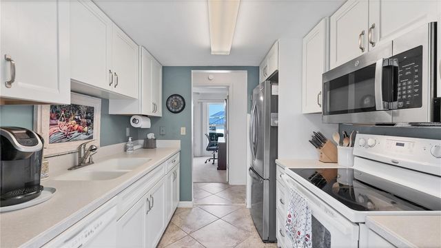 983 SANDPIPER CIRCLE, Bradenton, FL 34209