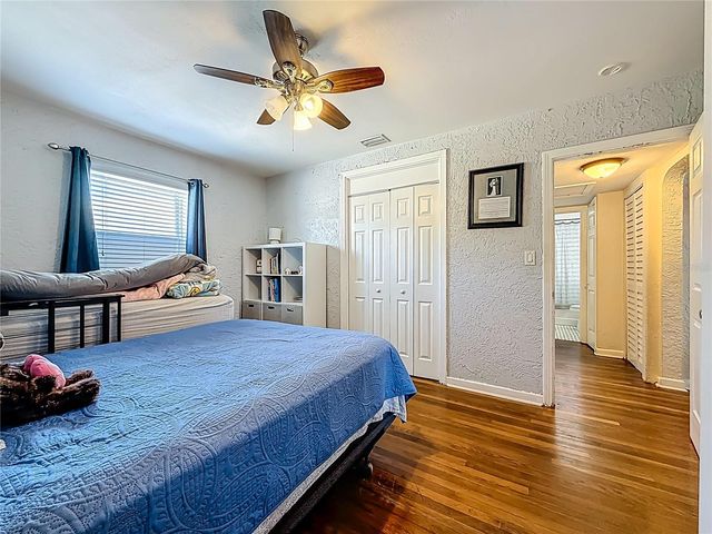 550 40TH STREET S, St Petersburg, FL 33711