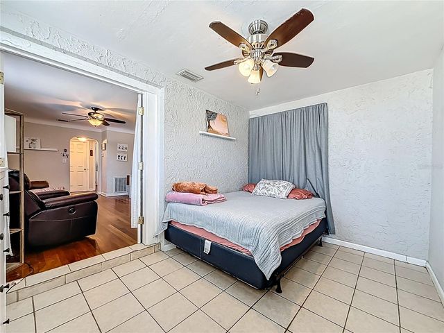 550 40TH STREET S, St Petersburg, FL 33711