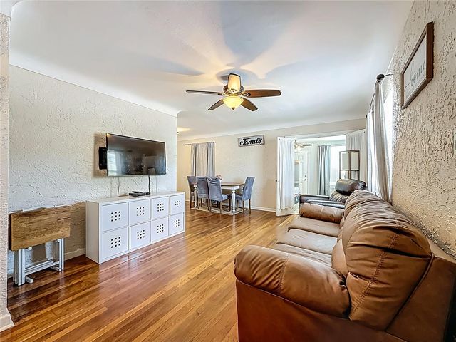 550 40TH STREET S, St Petersburg, FL 33711