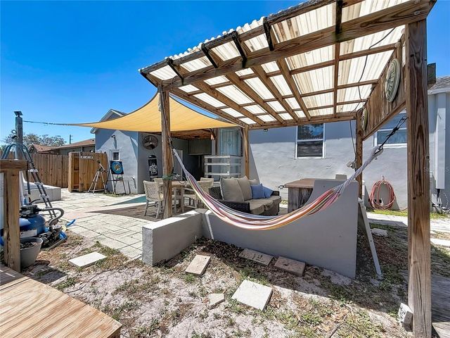 550 40TH STREET S, St Petersburg, FL 33711