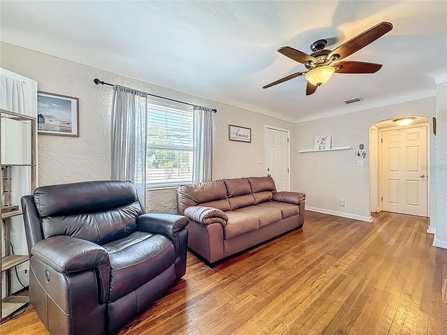 550 40TH STREET S, St Petersburg, FL 33711