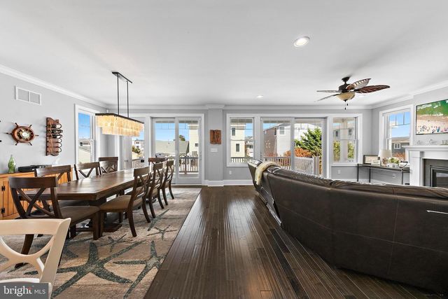 231 N 8TH ST, Surf City, NJ 08008