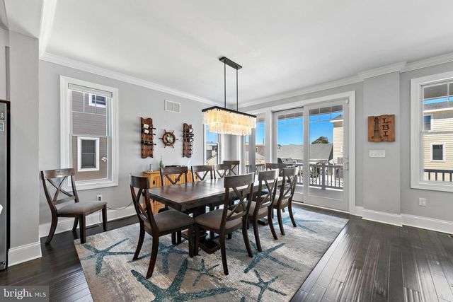 231 N 8TH ST, Surf City, NJ 08008