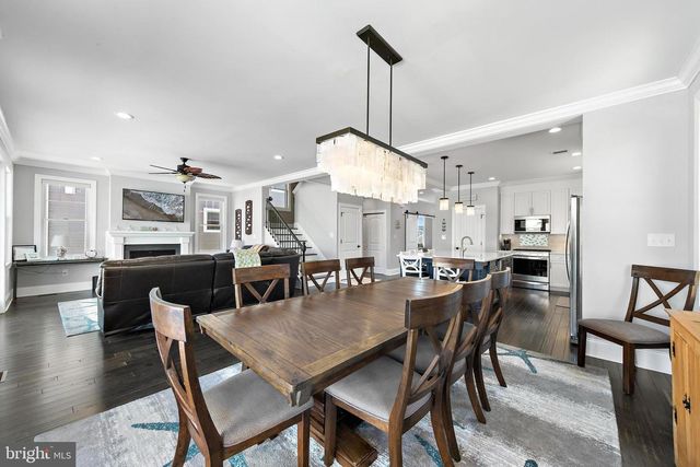 231 N 8TH ST, Surf City, NJ 08008
