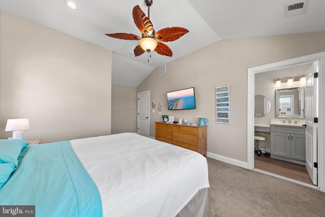 231 N 8TH ST, Surf City, NJ 08008