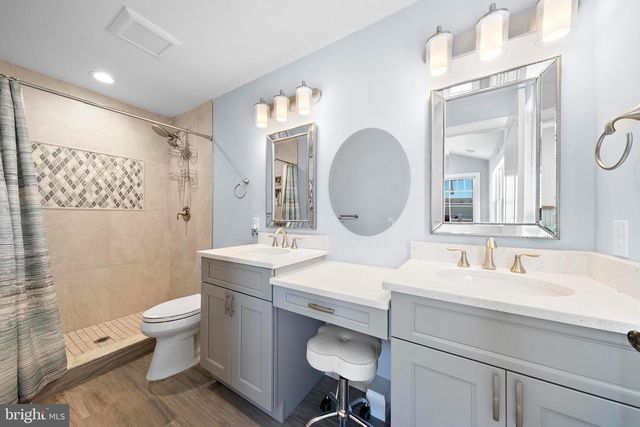 231 N 8TH ST, Surf City, NJ 08008