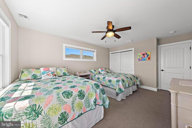 231 N 8TH ST, Surf City, NJ 08008