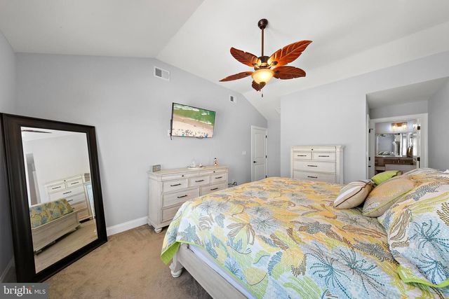 231 N 8TH ST, Surf City, NJ 08008