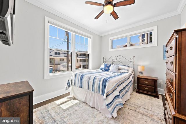 231 N 8TH ST, Surf City, NJ 08008