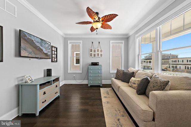 231 N 8TH ST, Surf City, NJ 08008
