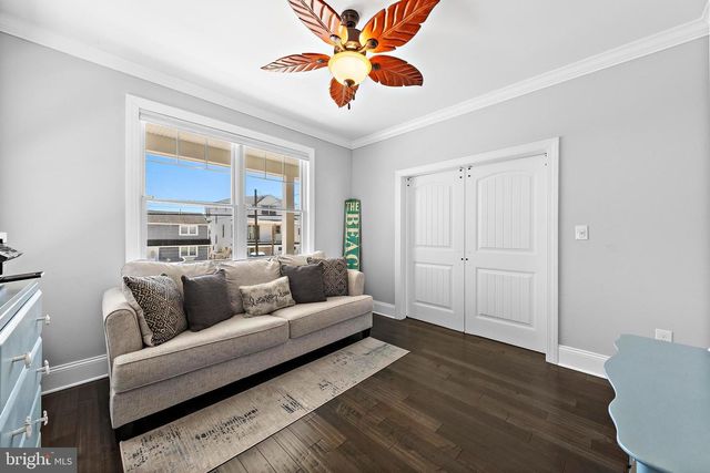 231 N 8TH ST, Surf City, NJ 08008
