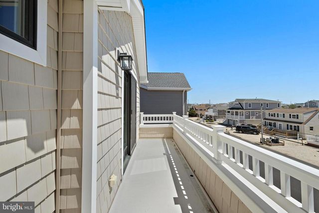 231 N 8TH ST, Surf City, NJ 08008