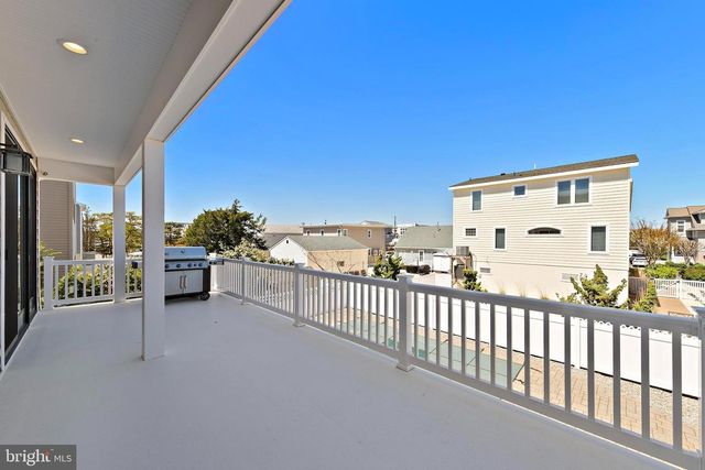 231 N 8TH ST, Surf City, NJ 08008