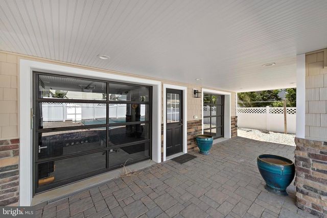 231 N 8TH ST, Surf City, NJ 08008