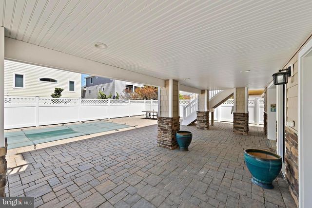231 N 8TH ST, Surf City, NJ 08008