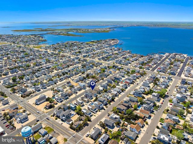 231 N 8TH ST, Surf City, NJ 08008