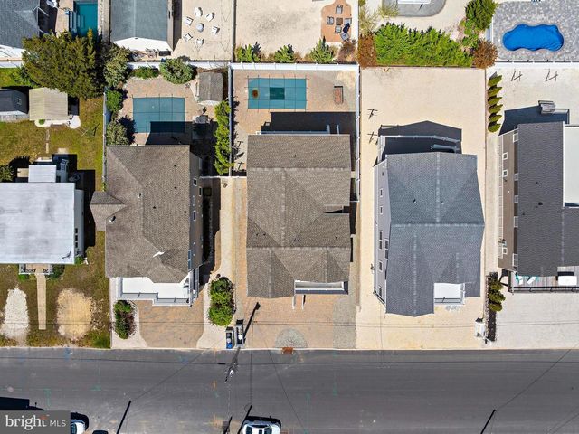 231 N 8TH ST, Surf City, NJ 08008