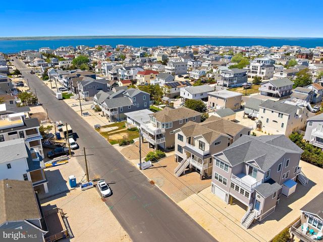 231 N 8TH ST, Surf City, NJ 08008