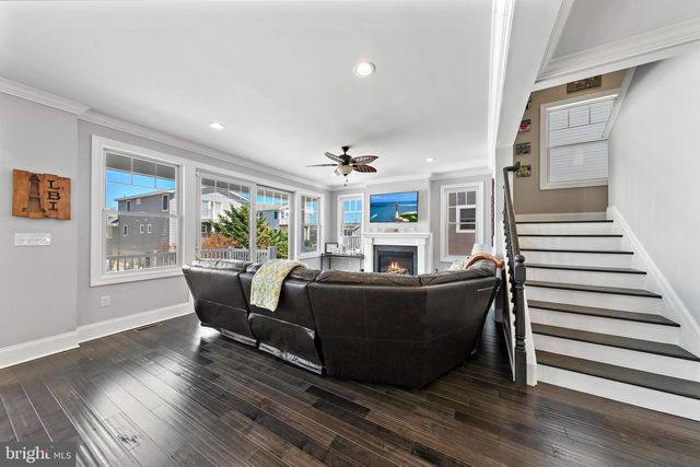 231 N 8TH ST, Surf City, NJ 08008