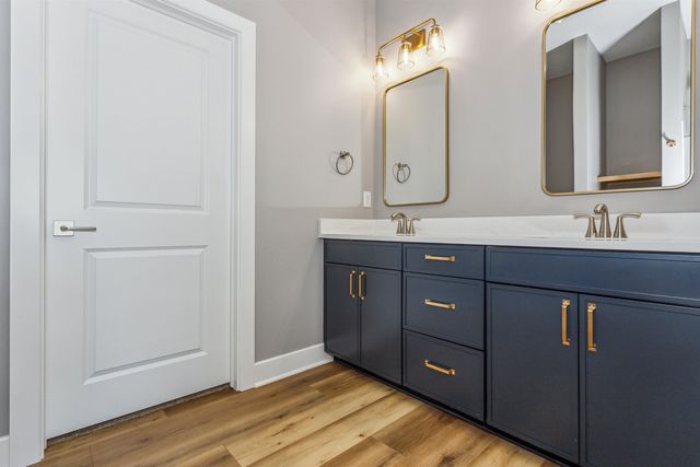 429 E Lexington Ln, Andover, KS 67002