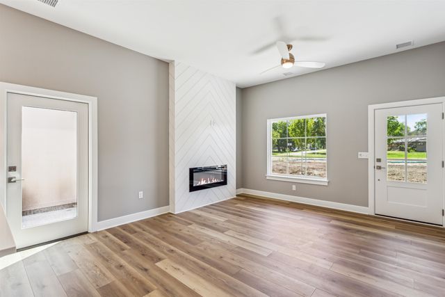 429 E Lexington Ln, Andover, KS 67002