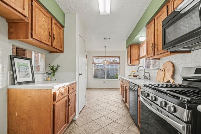 482 Lost Rock Drive, Houston, TX 77598