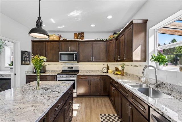 711 Sugar Maple Lane, Verona, WI 53593