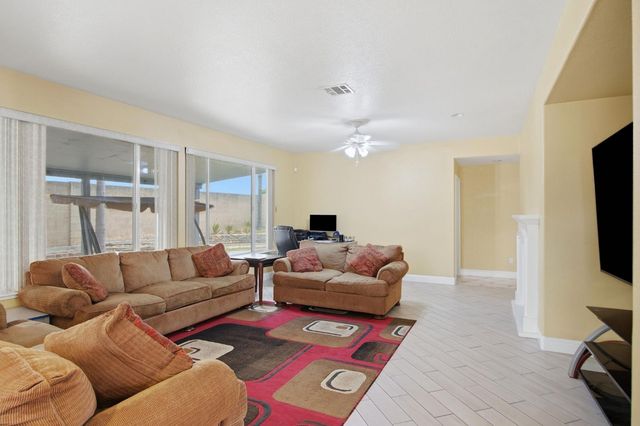 1501 Tristan Ct, Hughson, CA 95326