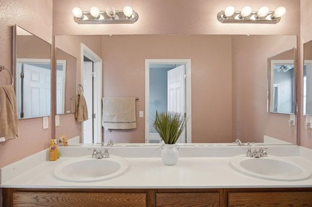 1501 Tristan Ct, Hughson, CA 95326