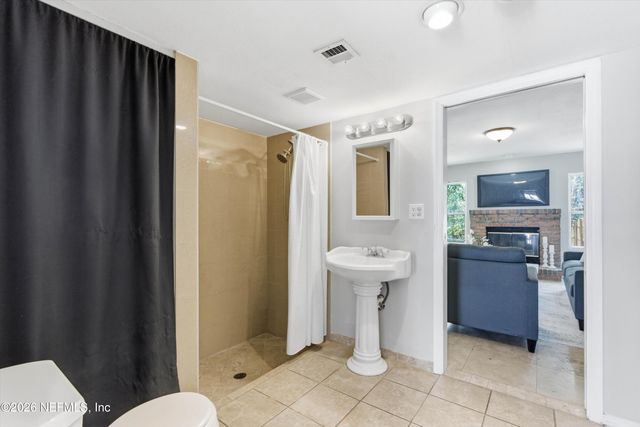 572 STAFFORDSHIRE Drive, Jacksonville, FL 32225